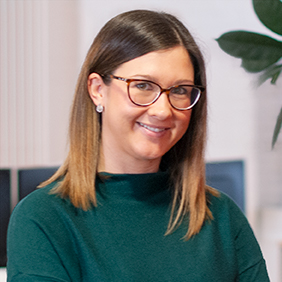 leuchtfeuer-leader-content-marketing-social-media Portrait von Hanna Haberer, Unit Lead Leuchtfeuer, Content Marketing & Social Marketing